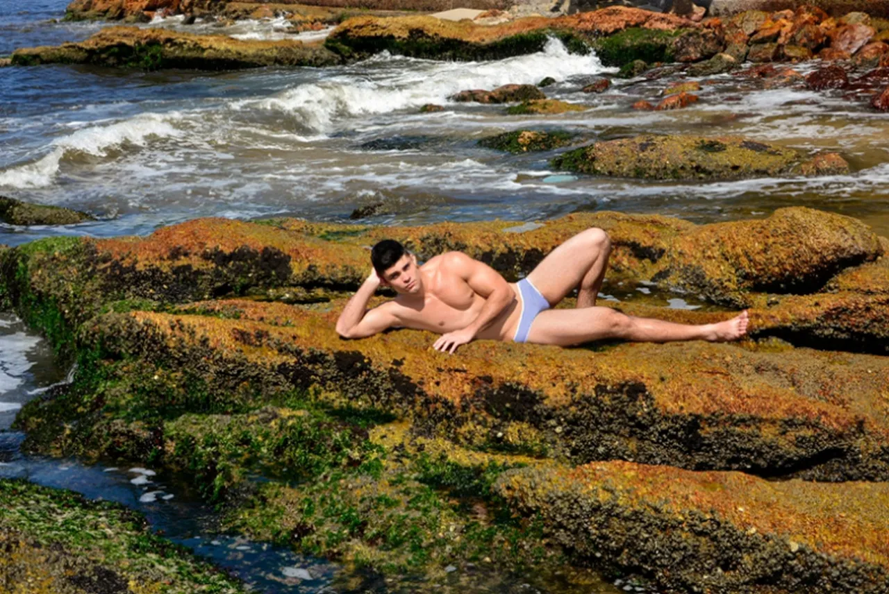 Stacked & Ready: Choosing the Right Gear to Enhance Your Bulge