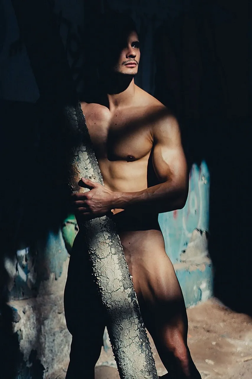 Throbbing Through the Fabric: The Science of a Well-Defined Bulge and Why Some Men Pack Like a Porn Star