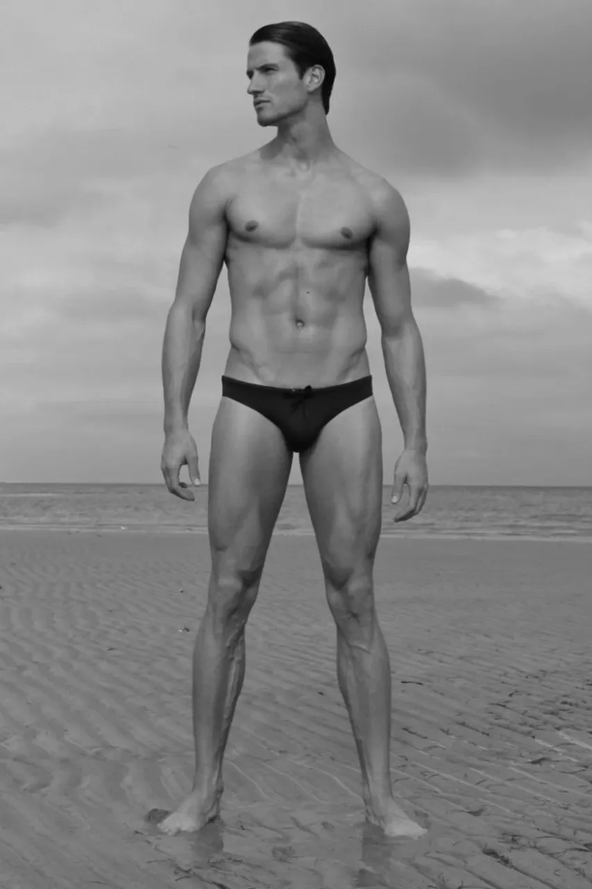Unzipping the Truth: OnlyFans' Hottest Shirtless Studs