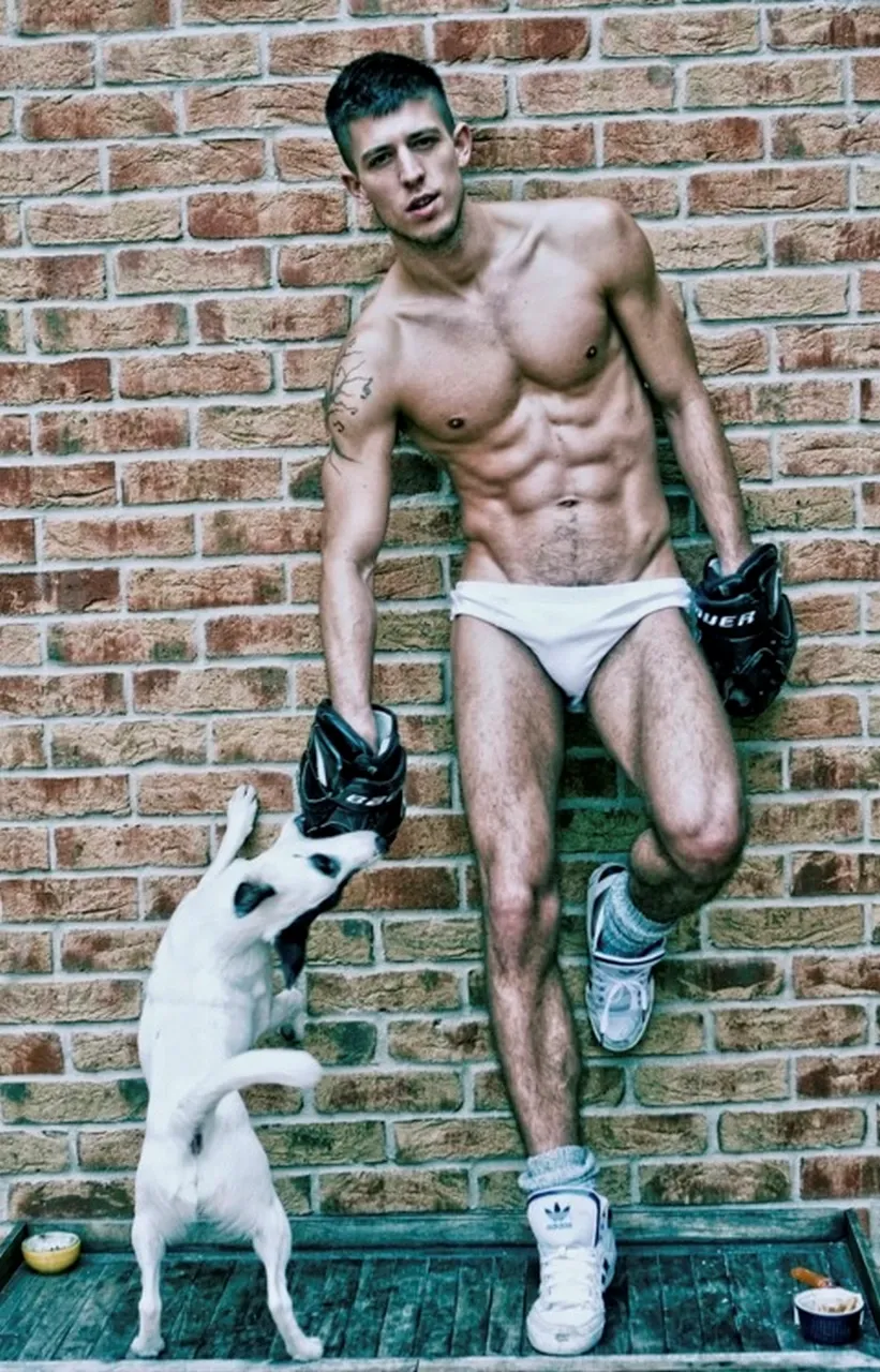 Bulging Bliss: Gay Thirst Traps Exposed