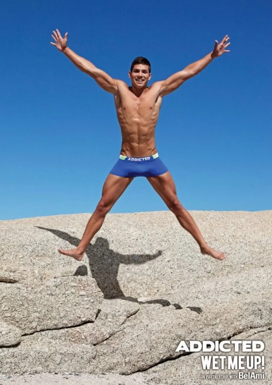 Crafting the Perfect Gay Bulge Fantasy: How OnlyFans Showcases the Hottest Hung Hunks