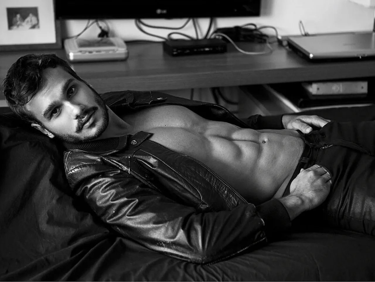 Shirtless Studs: Bulges & Biceps Unleashed