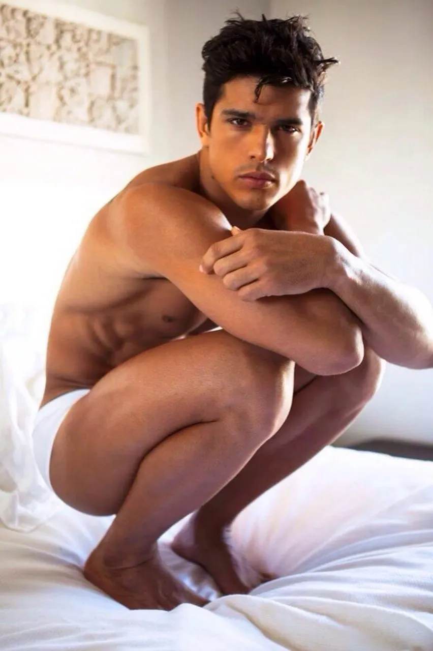 Exploring the Art of the Male Form: Bulge Obsession Uncovered
