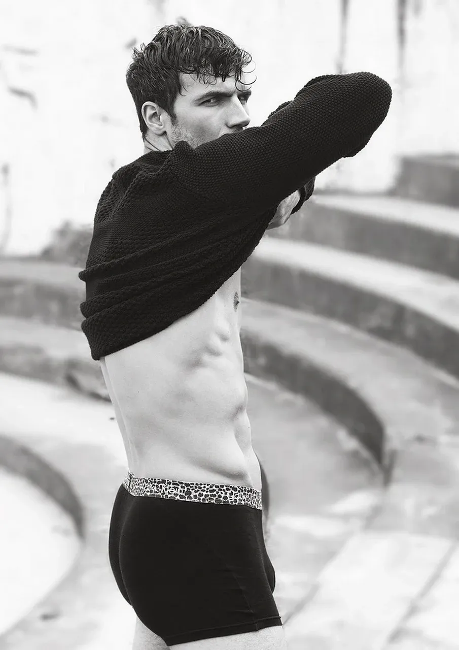 Exploring the Art of the Male Bulge in Fashion and Photography