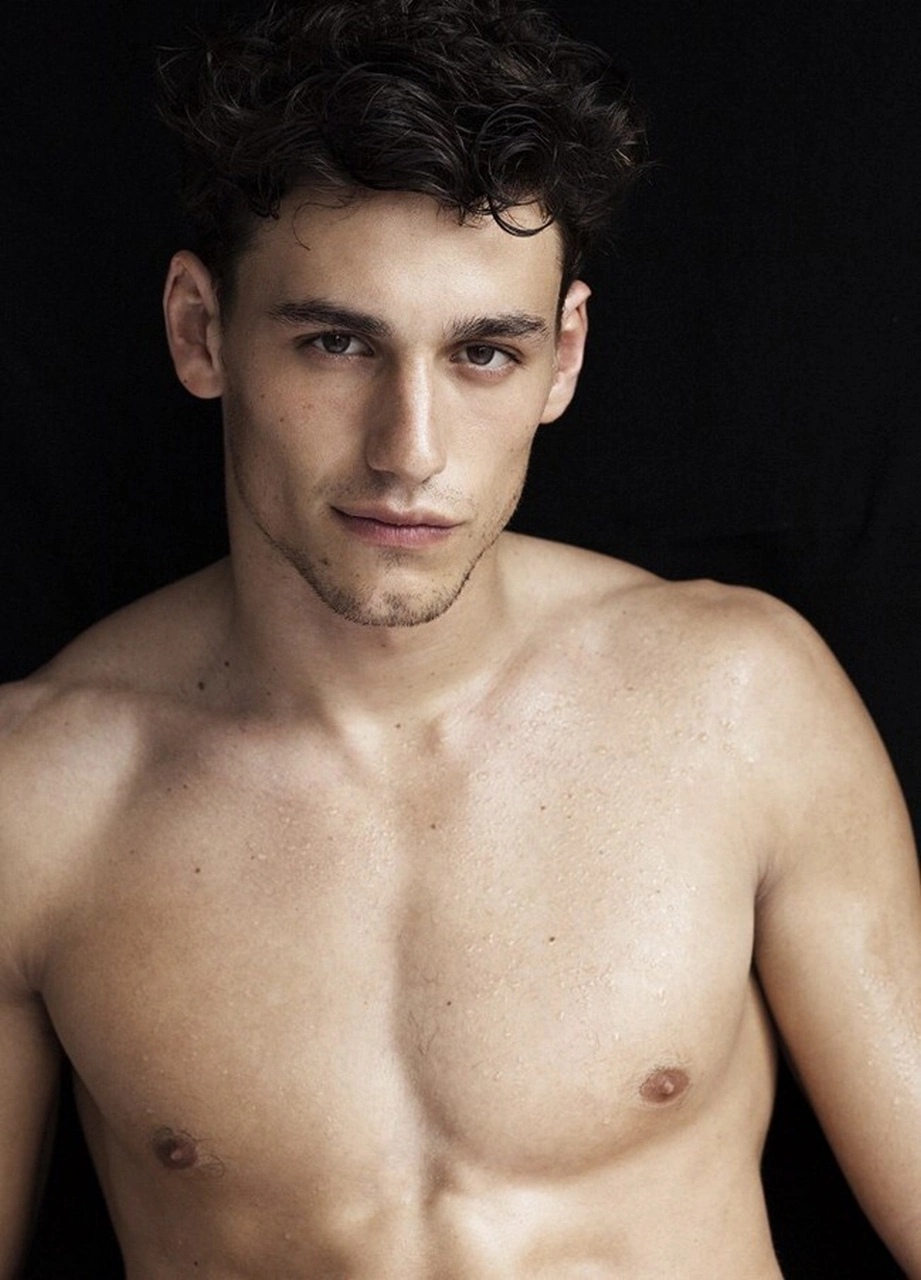 Magnificent Members: Spotlight on Standout Crotch Shots