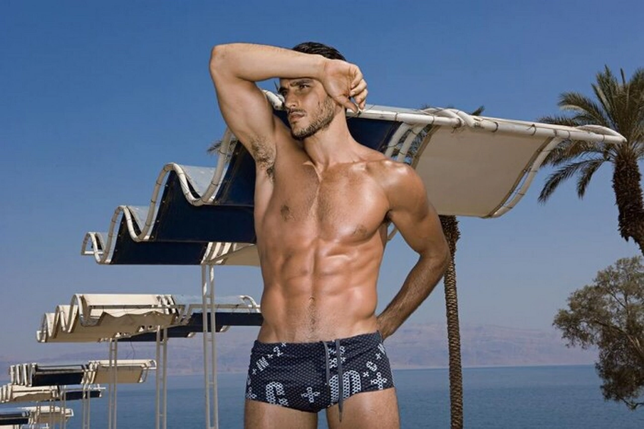 Throbbing Thirst Traps: Hot Male Models Flaunt Their Bulges