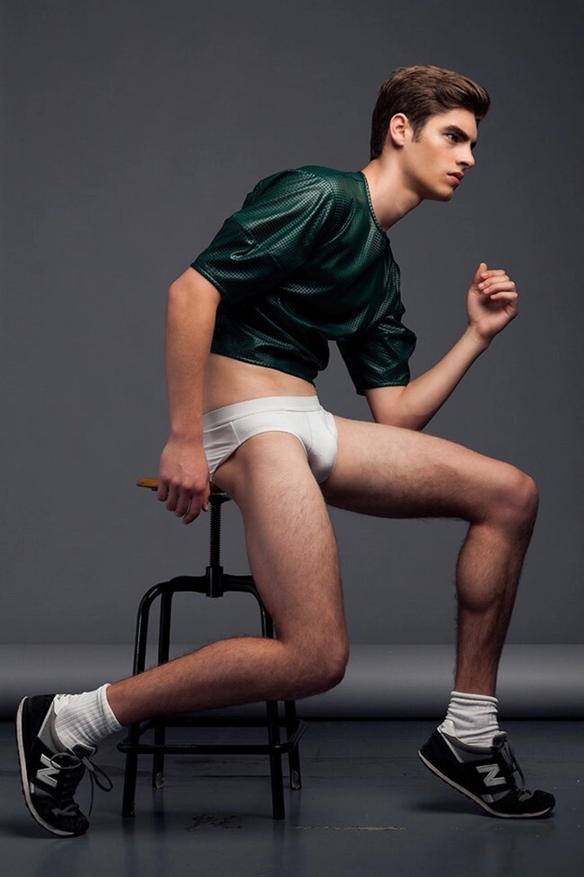 Decoding the Art of the Celebrity Bulge: What Makes These Shots Irresistible