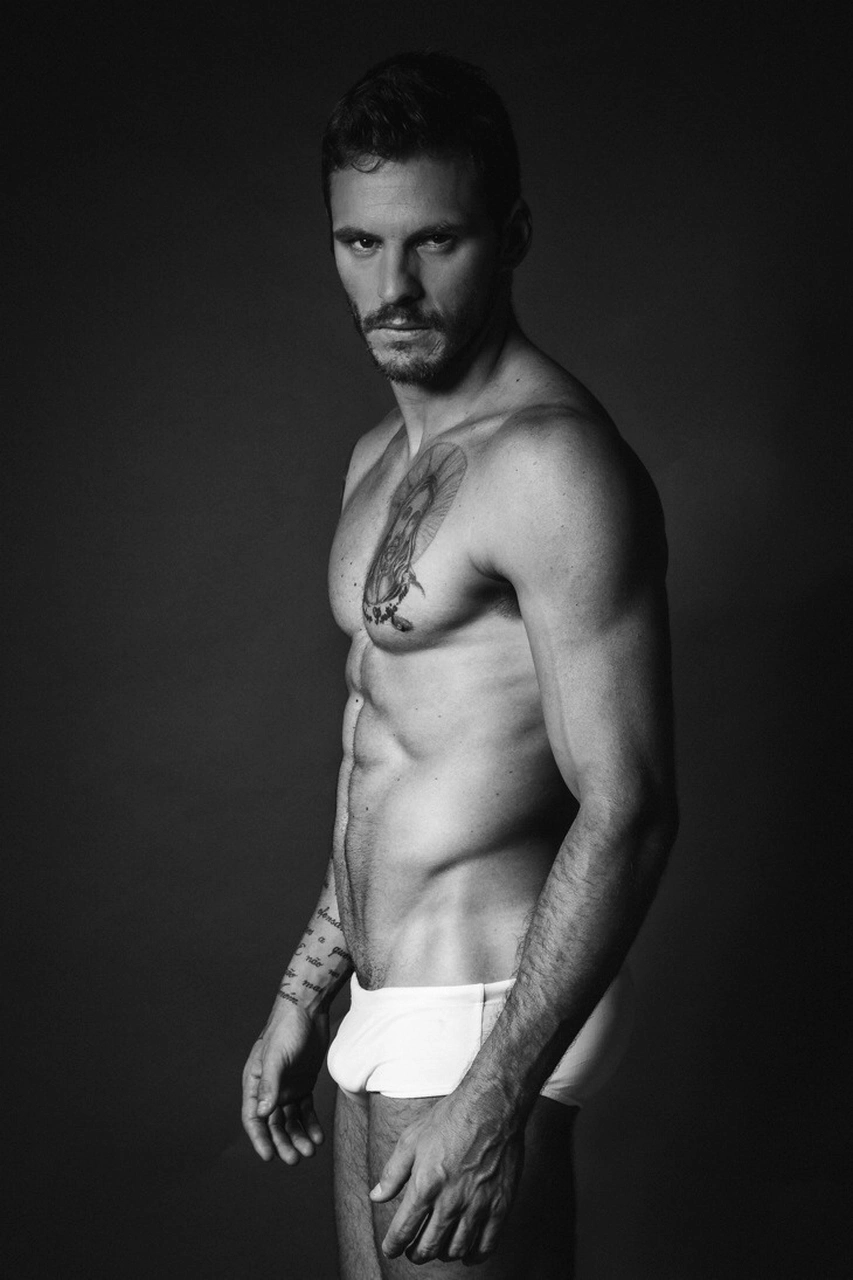 Unbuttoned: Shirtless Hunks & Their Bulging Assets