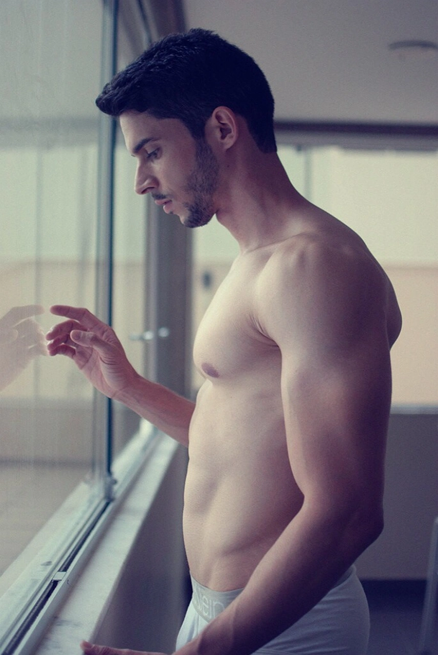Exploring the Allure of Throbbing Thirst Traps: Gay Models and Their packages