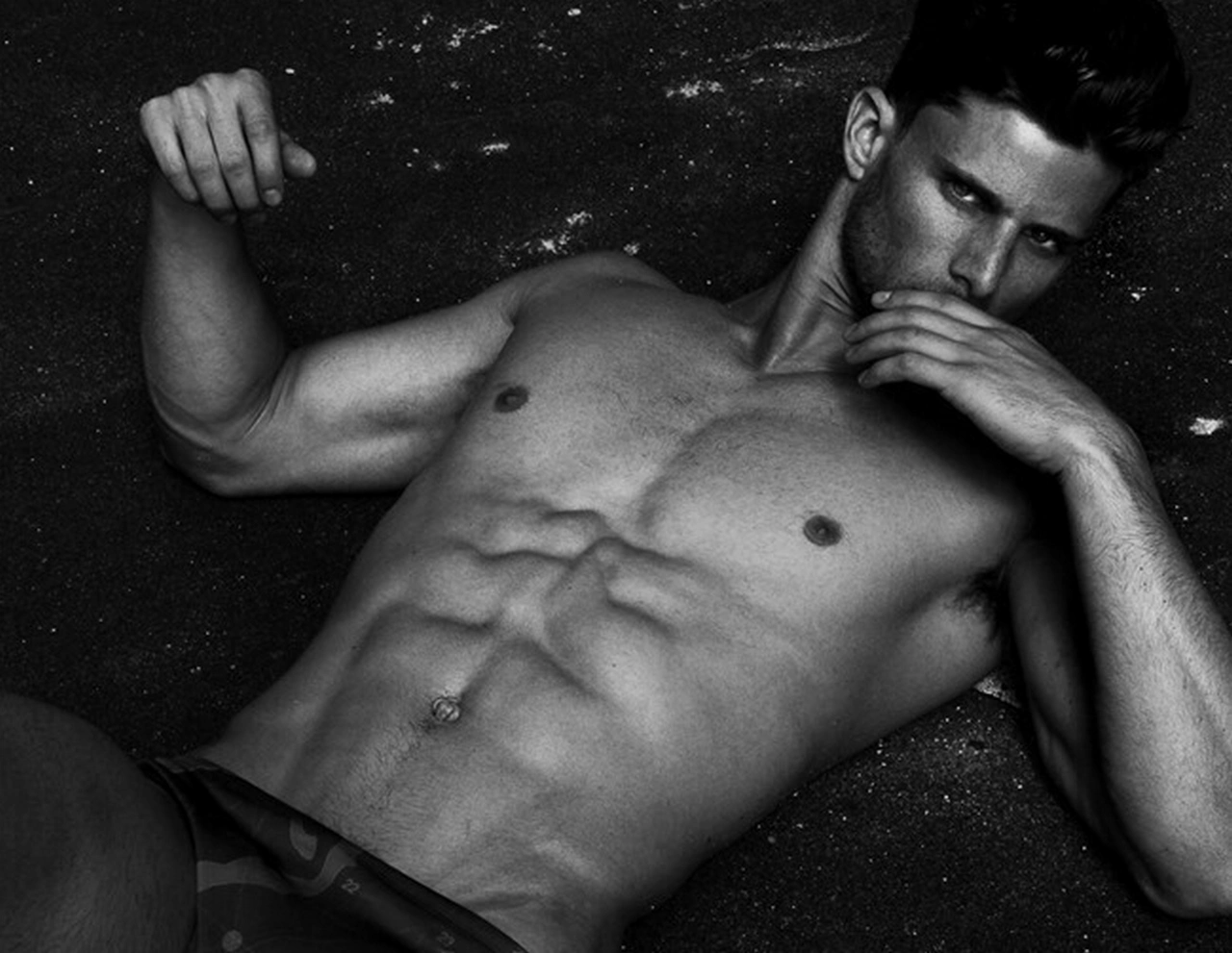 Skaters' Throbbing Bulges: A Hidden Delight