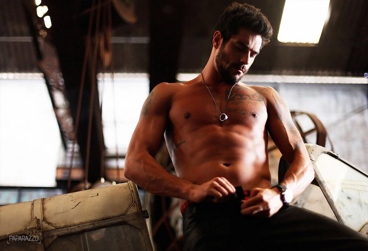 Unzipped: Campus Hunks & Their Throbbing Bulges