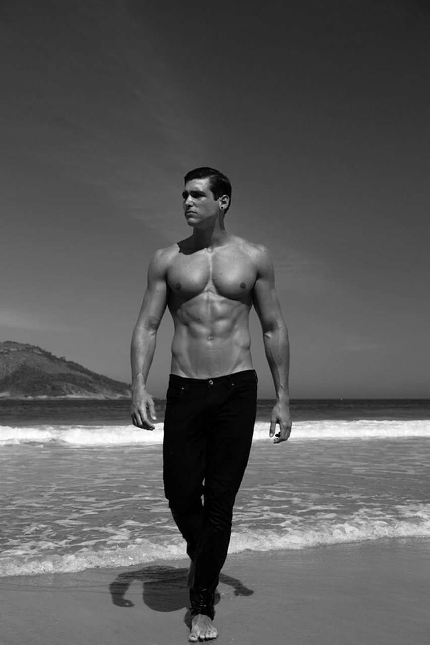 Exploring the Art of the Gay Bulge: What Makes a Thirst Trap Irresistible