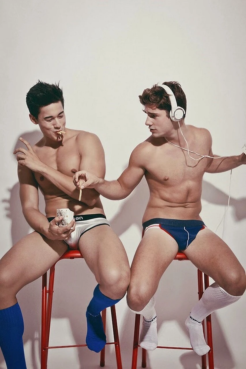 Magnificent Bulges: The Art of Subtle & Sexy Display