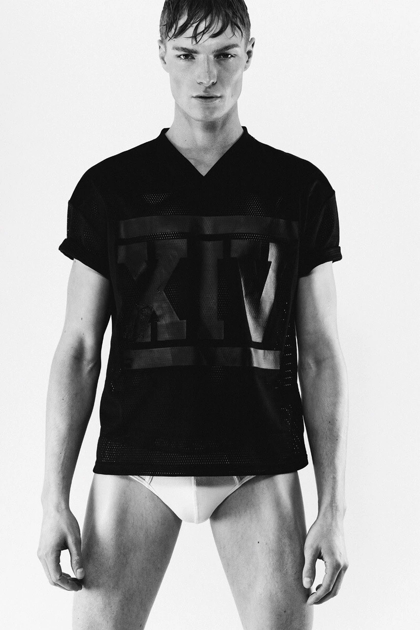 Sizzling Shirtless Studs: Bulges & Beyond