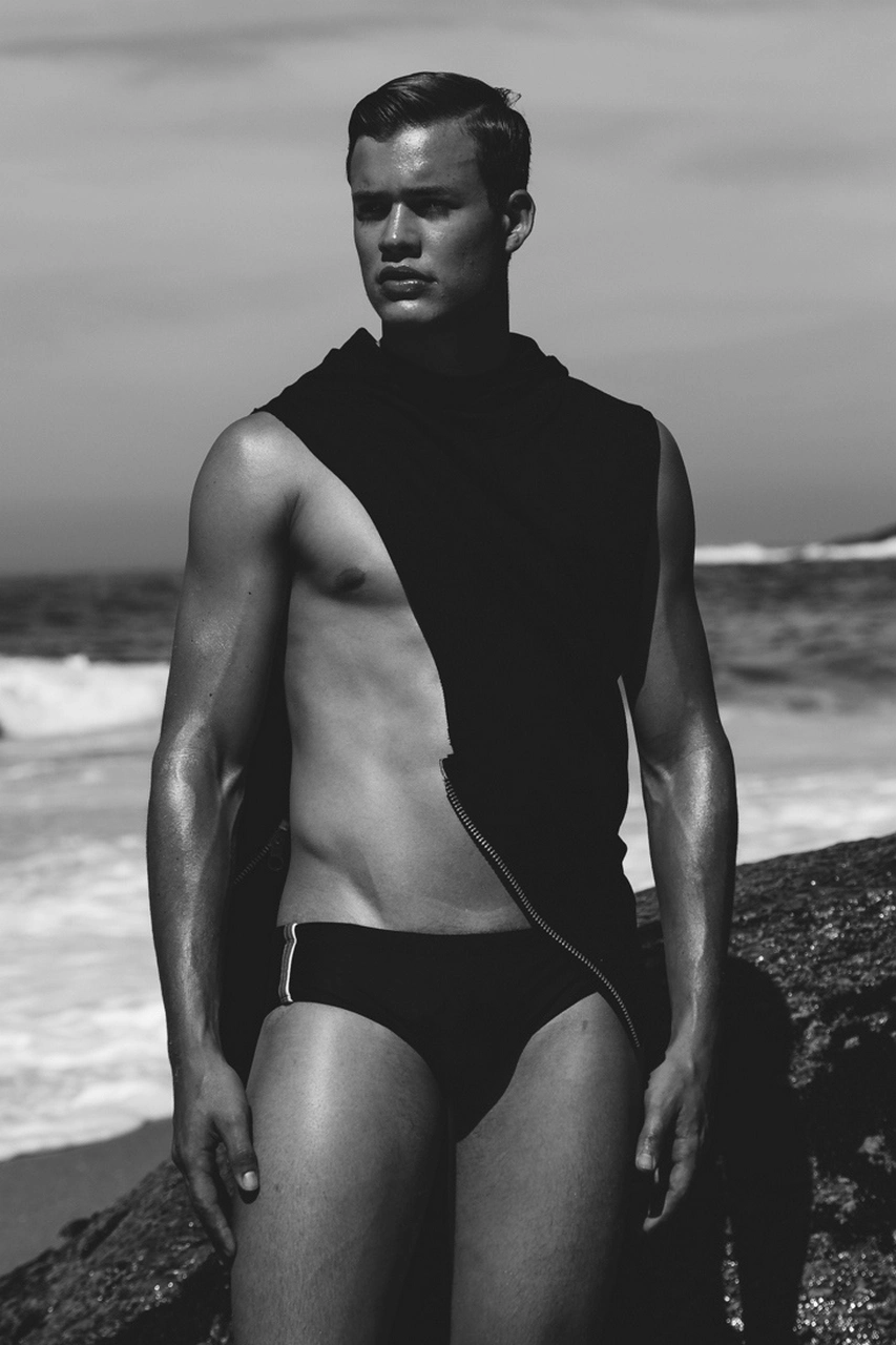 Packaging Perfection: How to Choose Underwear that Amplifies Your Assets