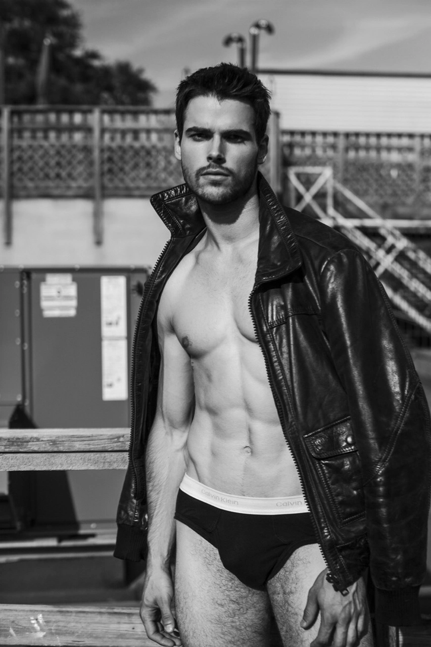 Swimwear That Screams: The Hottest Trunks and Speedos for a Full, Unmissable Display