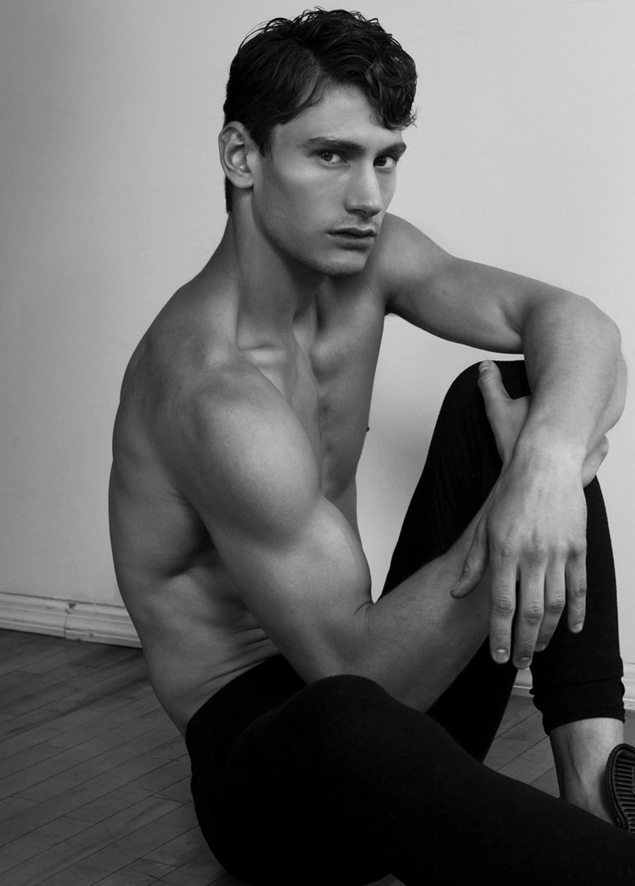 Thirst Alert: Gay Bulge Videos Unzipped