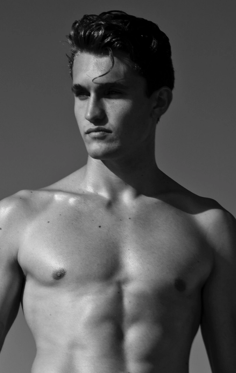 Exploring the Art of the Bulge: A Peek into Throbbing Thirst Traps