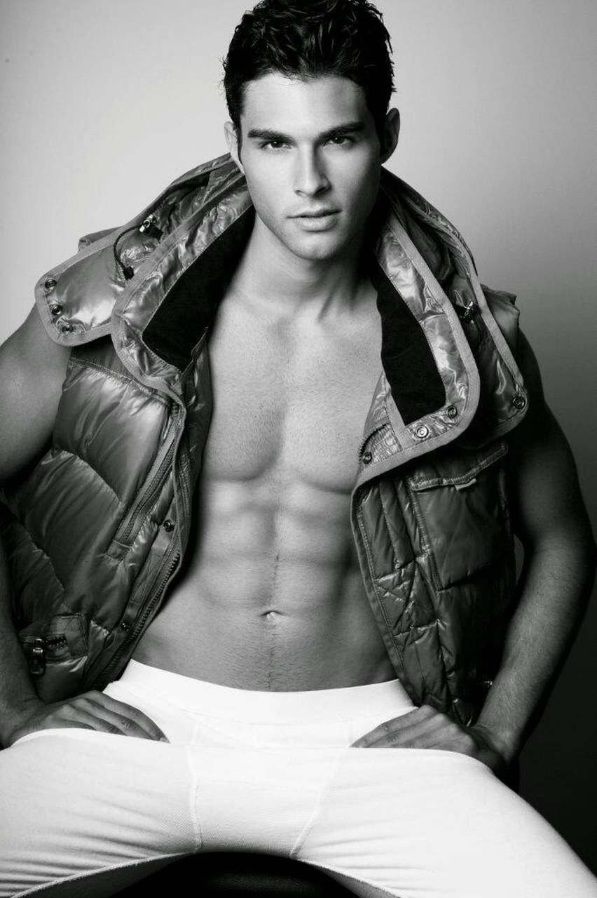 Packed & Stacked: Straight Hunks' Throbbing Bulges