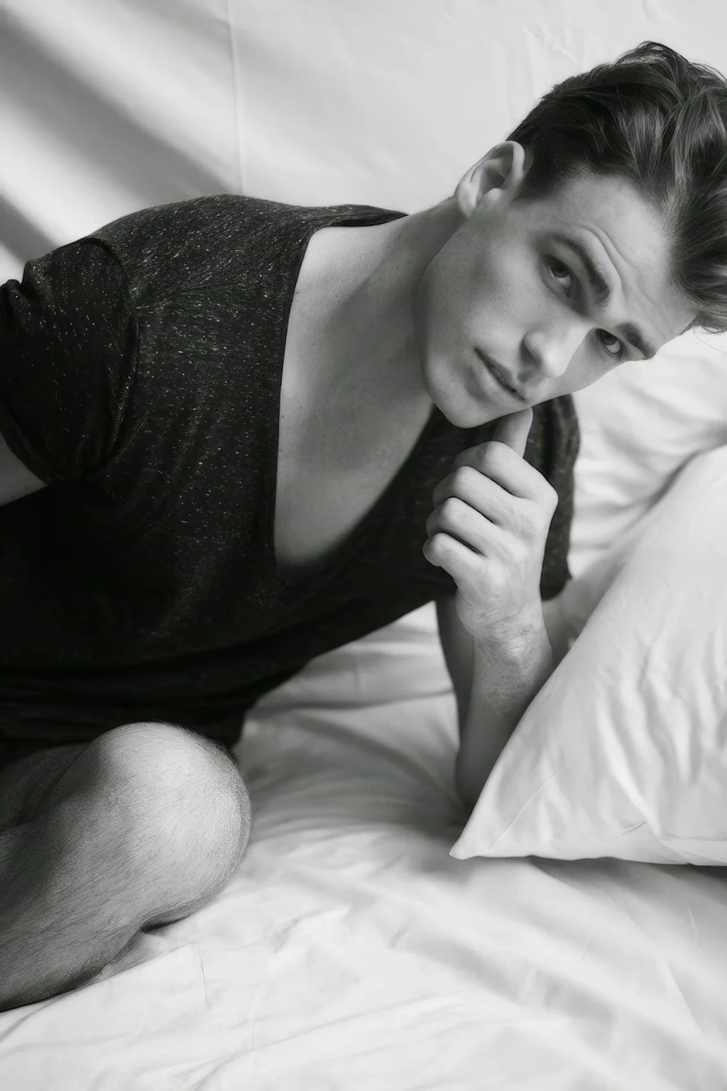 Exploring the Art of the Tease: Bulge Thirst Traps that Leave Little to the Imagination