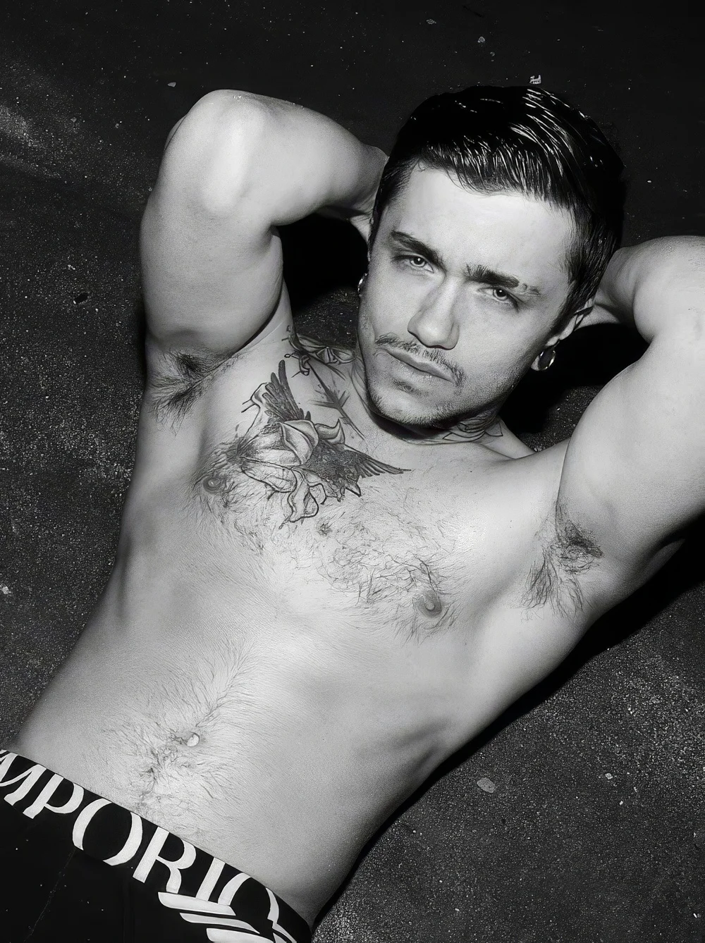 Throbbing Thigh Thrills: Erotic Bulges Exposed